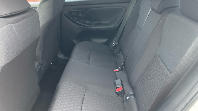 Toyota Yaris 1.5 Hybrid Design 5dr CVT Hybrid Hatchback